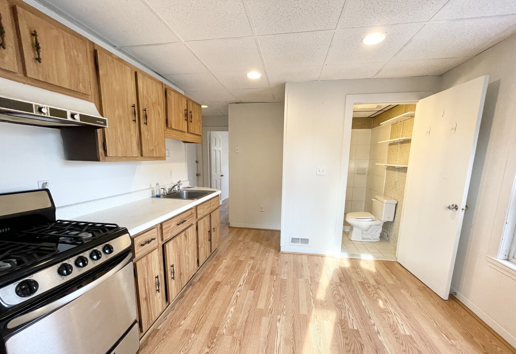 Building Photo - 105 Buttonwood St