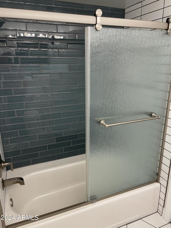 Building Photo - 4322 W Sandra Cir