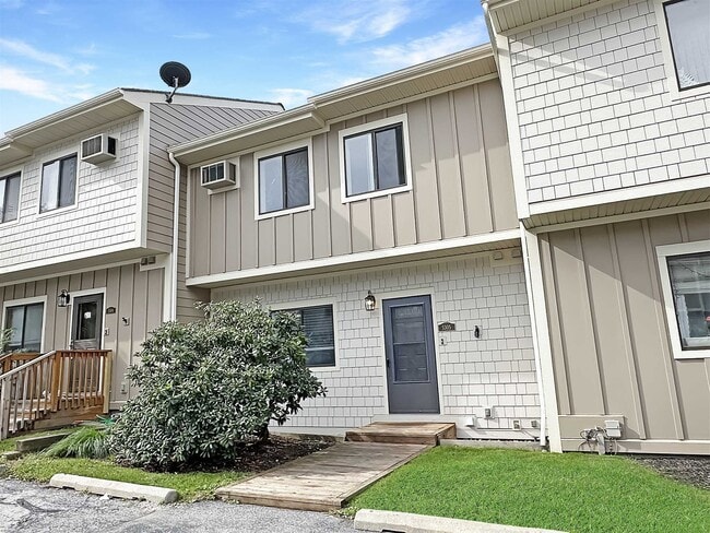 Building Photo - 5305 Chelsea Cove N