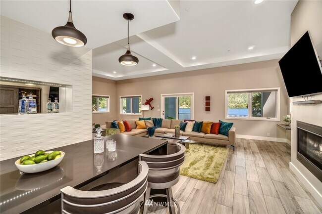 Building Photo - 2410 West Lake Sammamish Pkwy NE