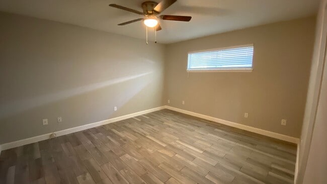 Building Photo - 1200-1202 N OConner Road