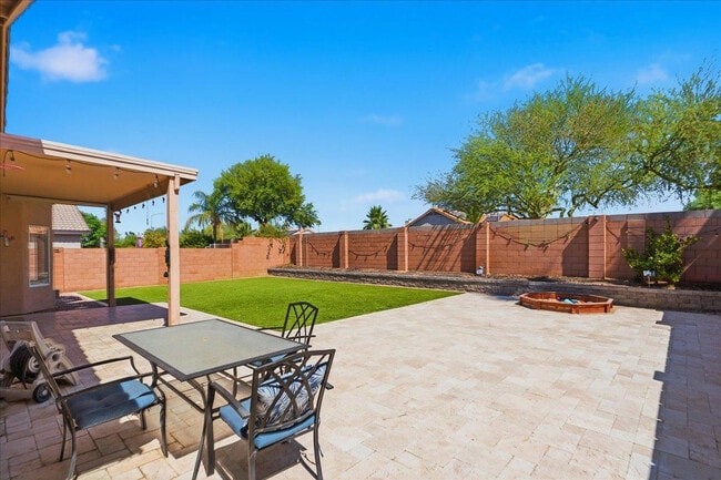 Building Photo - 4414 E Villa Rita Dr