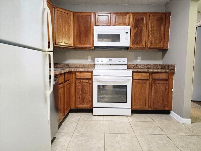 Building Photo - 475 St