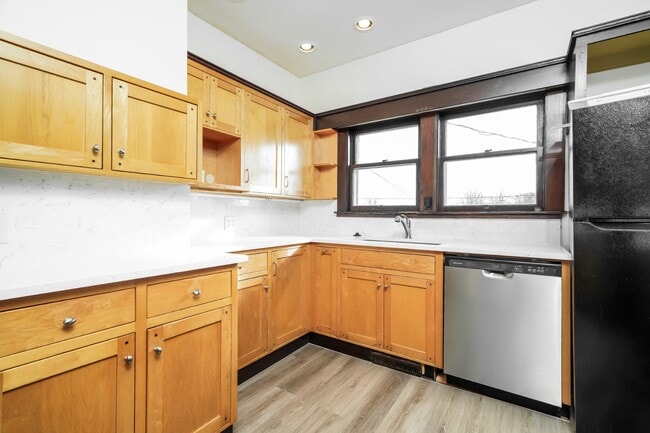 Building Photo - Charming Updated North Everett Craftsman Home w/ ADU Disclosure + Utility Credit