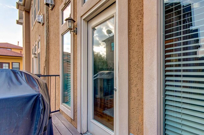 Building Photo - 1319 Birdsall St