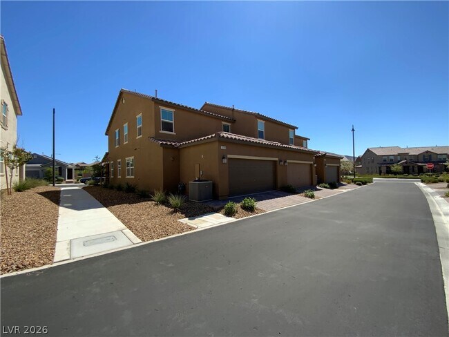 Building Photo - 3240 Avernus Ave
