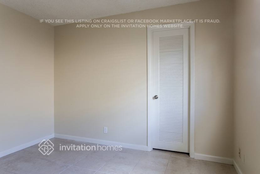 Building Photo - 8119 NW 72nd Ave