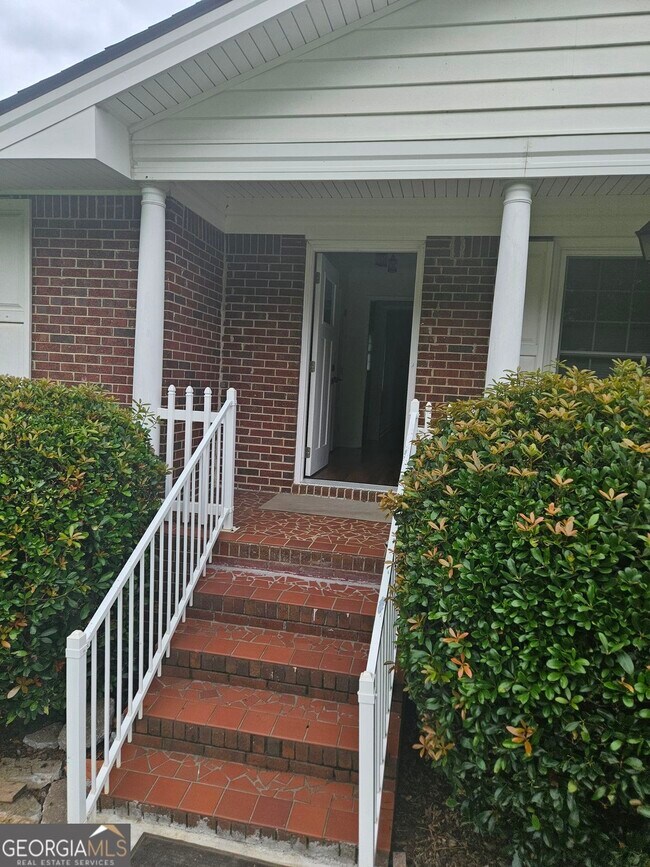 Building Photo - 1148 Marifran Dr SW