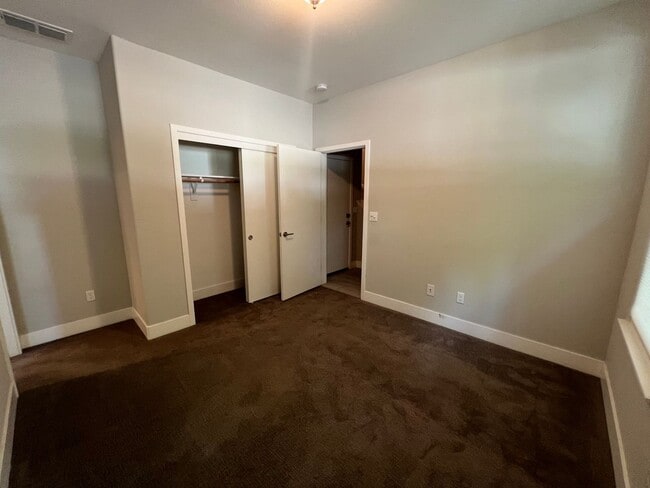 Building Photo - 2 bedroom | 2.5 bathrooms | Home in Alkali...