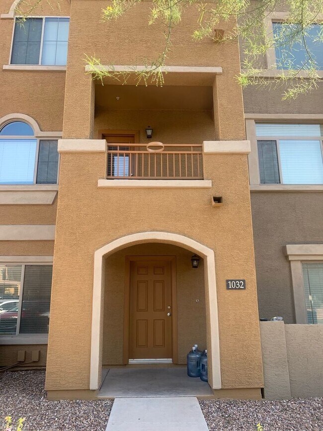 Primary Photo - 4 Bedroom - 3.5 Bath Townhome in Gilbert