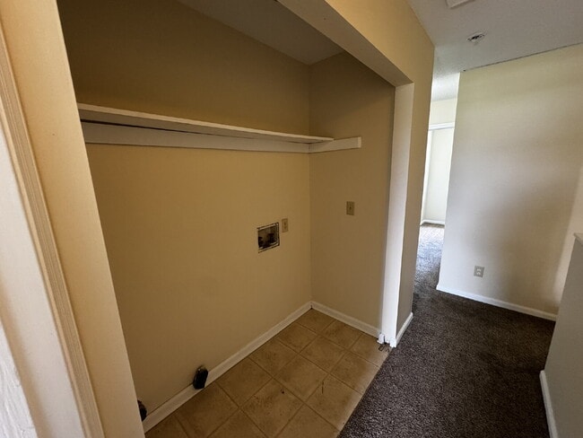 Building Photo - Townhouse for Rent