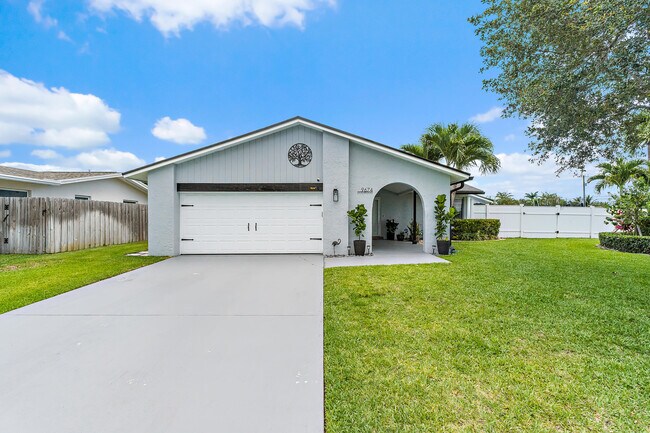 Primary Photo - 9674 Dogwood Ave