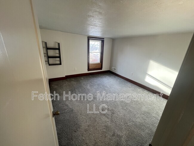 Building Photo - 34 N Lee St