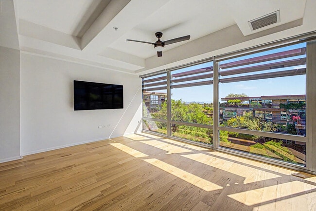 Building Photo - 7151 E Rancho Vista Dr