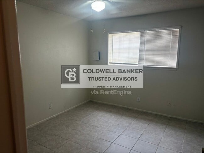 Building Photo - 607 8th St