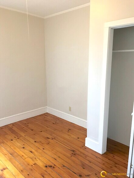 Building Photo - 16 Pinkham Pl