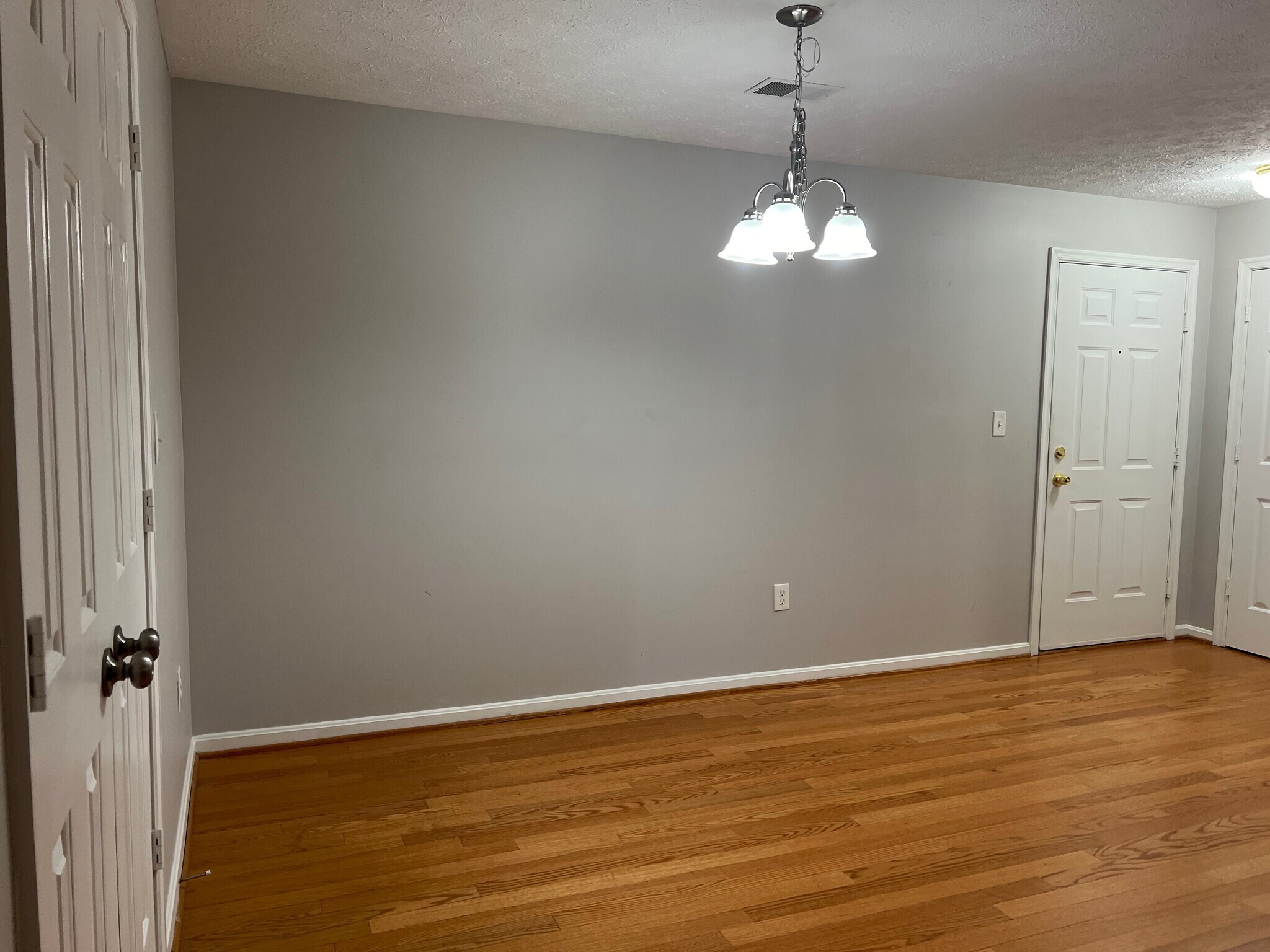 Building Photo - 3704 Excalibur Ct