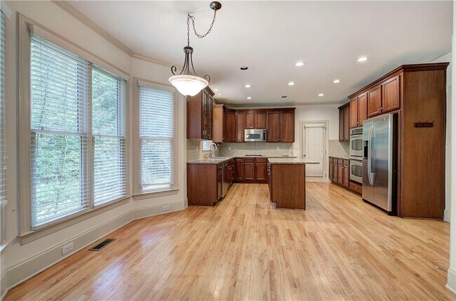 Building Photo - 2320 Starr Lake Dr NW