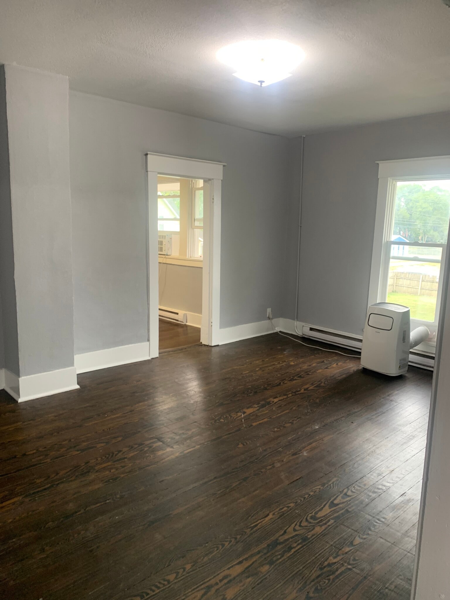 Dining room - 276 E 6th St