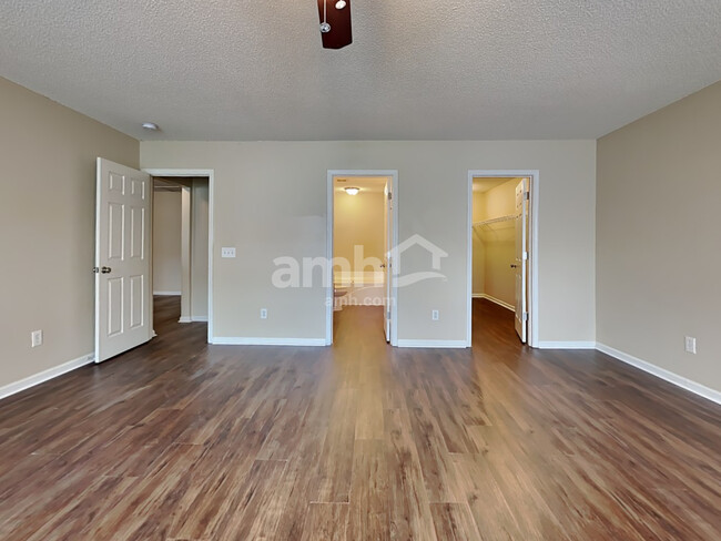 Building Photo - 1030 Briar Rose Ln