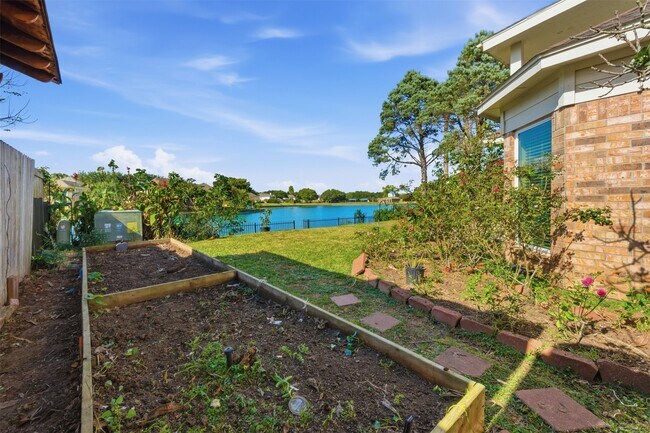 Building Photo - 6426 Portuguese Bend Dr