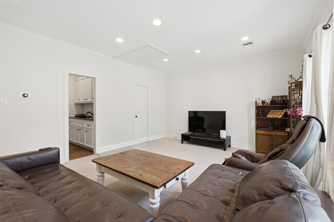 Building Photo - 4923 Palmetto St