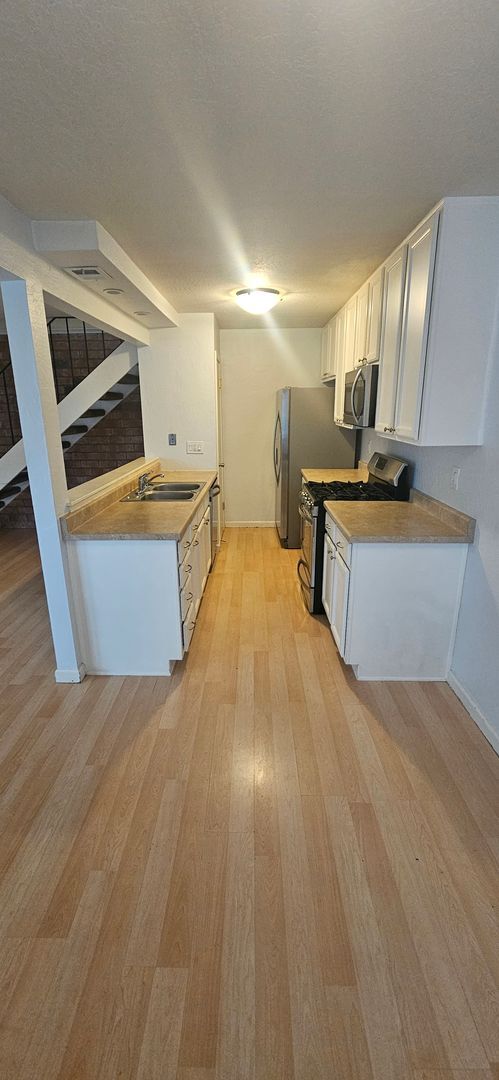 Building Photo - 263 Sharp Cir