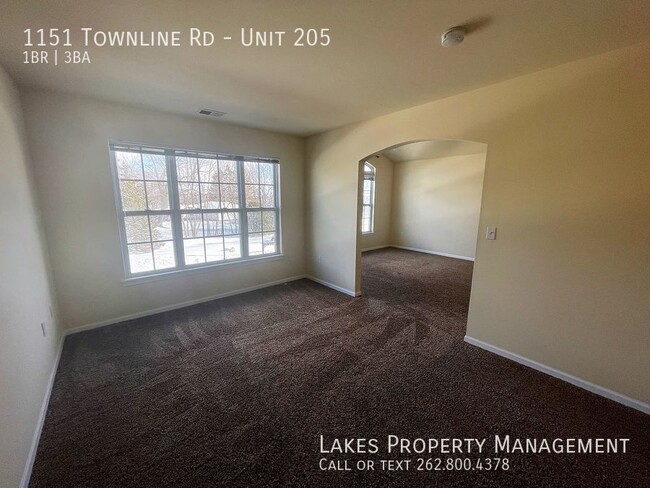 Building Photo - Spacious Executive Style Condo