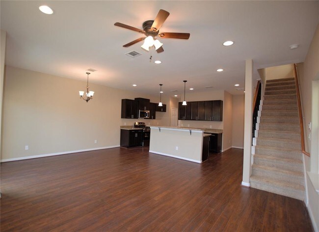 Building Photo - 17145 Wilthorne Garden Ct