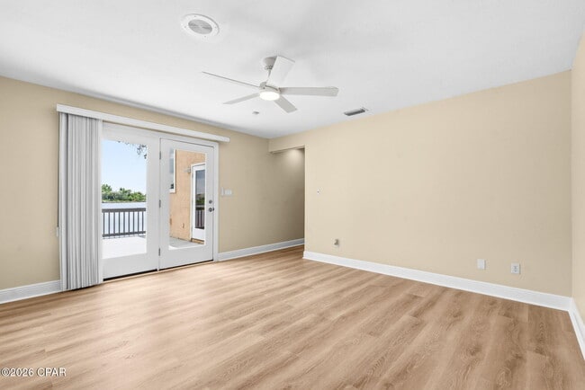 Building Photo - 2718 Country Club Dr