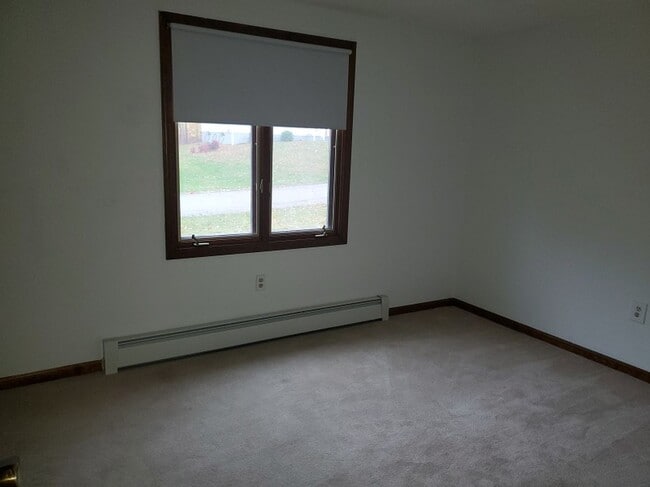 Building Photo - Athol Single Family