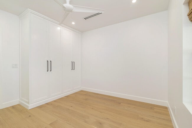 Building Photo - 222 S County Rd