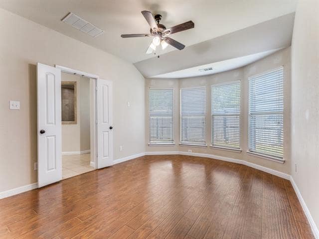 Building Photo - 544 Braewick Dr