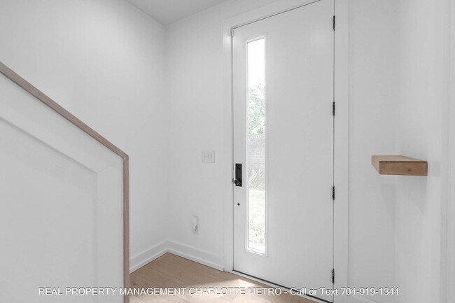 Building Photo - 1609 Parkwood Ave