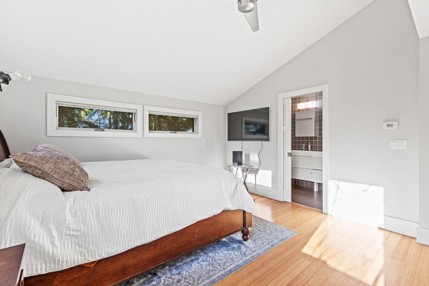 Building Photo - 18 Rosedale St