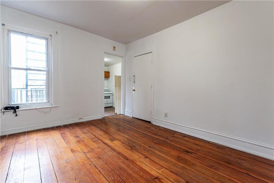 Building Photo - 931 Chew St