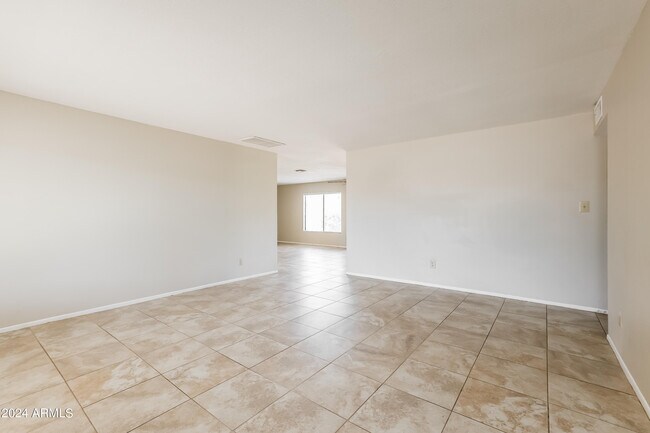 Building Photo - 12022 S Mandan St