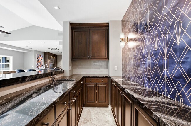 Building Photo - 2939 N Manor Dr E