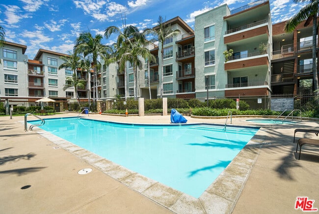 Building Photo - 100 S Alameda St