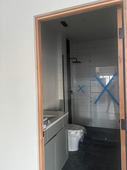 Bathroom - 1905 Bear Ridge Rd