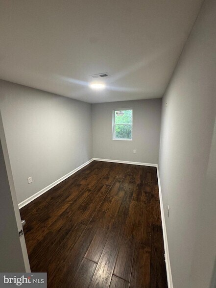 Building Photo - 24 E Abbottsford Ave