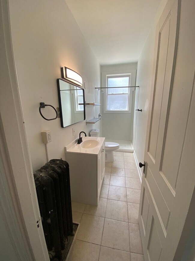 Building Photo - 2314 Victor St