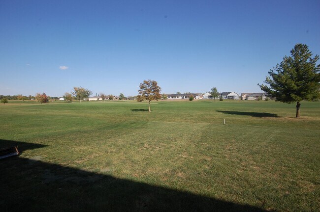 Building Photo - Golf Course Townhome