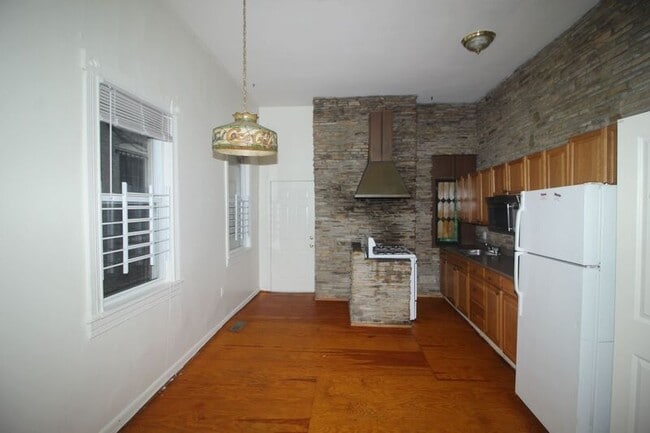 Building Photo - 212 E Biddle St