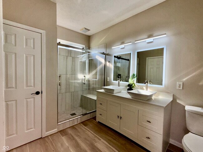 Building Photo - 13926 Forum Meadows Dr