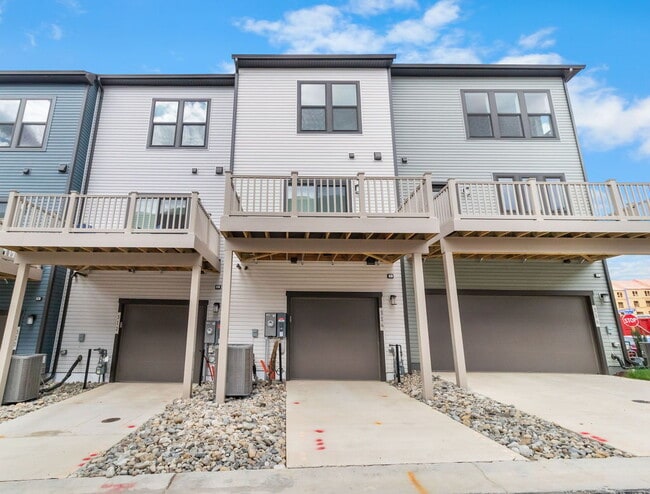 Building Photo - Rent – Brand New Townhome in the Watershed Community