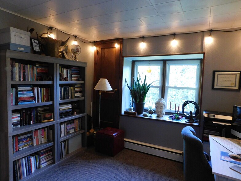 2nd Walk-Thru Bedroom/Office - 6906 Tollgate Rd