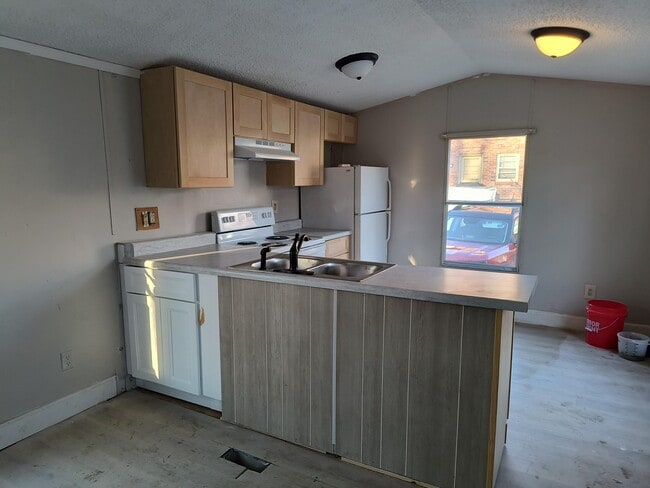 Building Photo - 103 Rice Ct