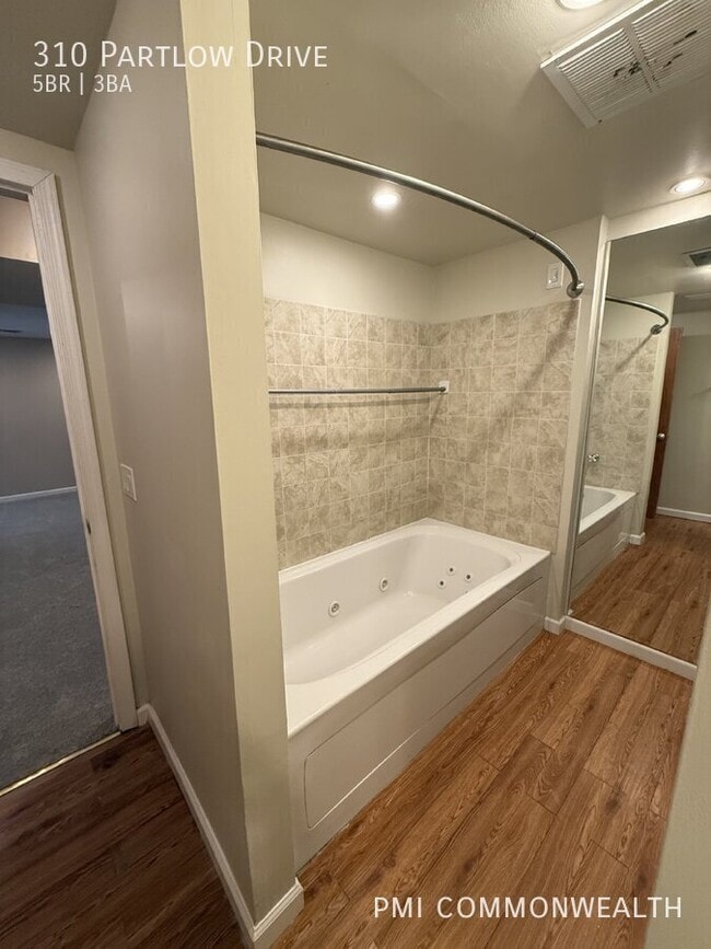 Building Photo - 310 Partlow Dr