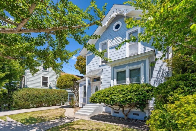 Building Photo - 514 Washington St